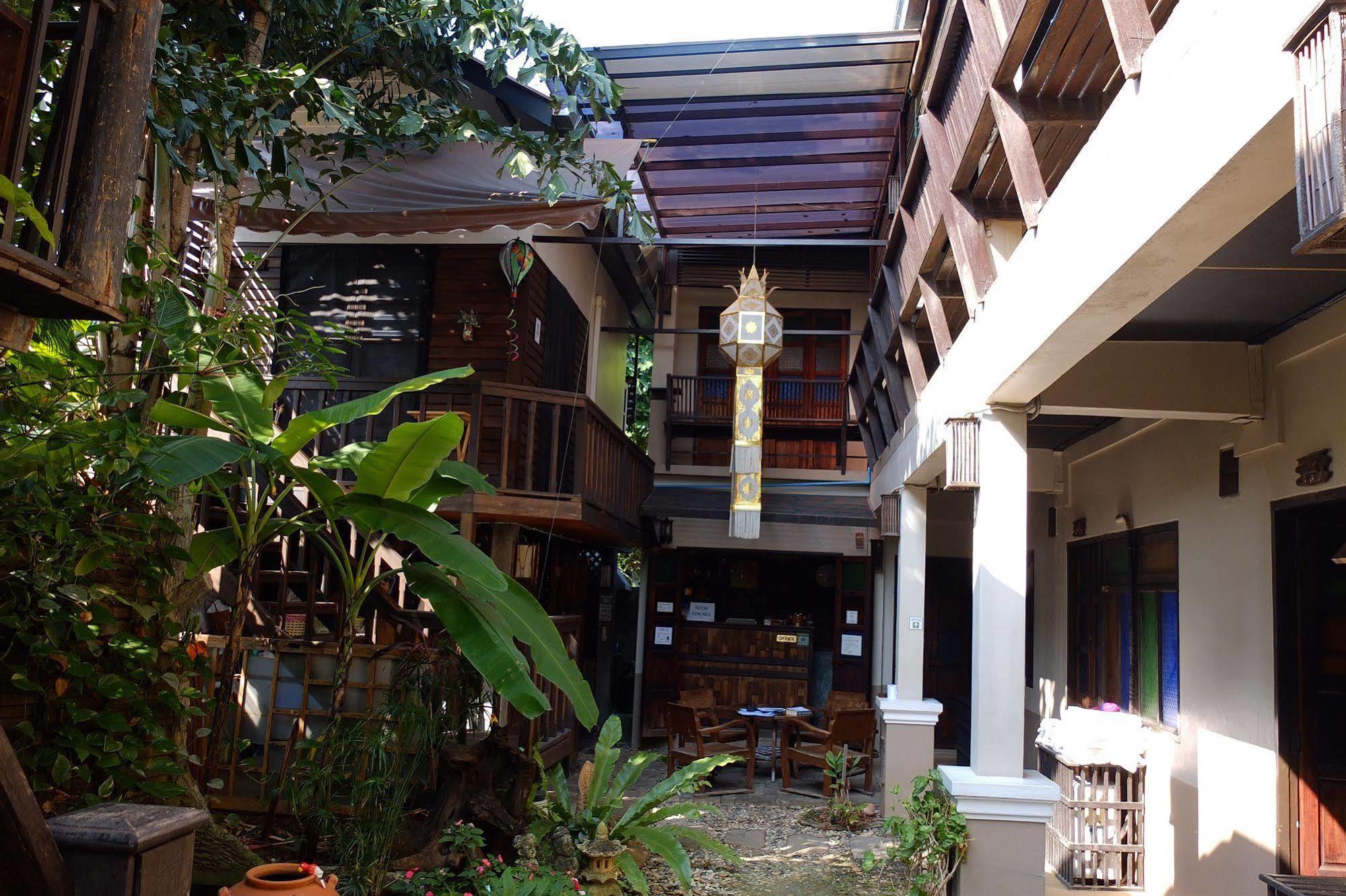Saithong Guesthouse Čiang Mai Exteriér fotografie